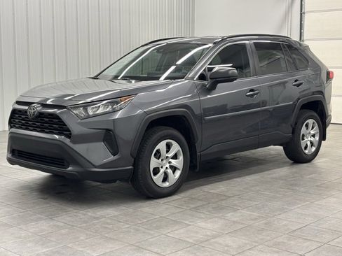 Used 2021 Toyota RAV4 LE image 5