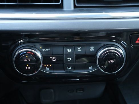 Used 2025 Chevrolet Trax ACTIV w/ Driver Confidence Package image 24