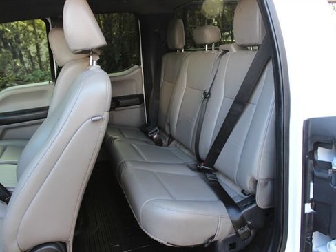 Used 2022 Ford F250 XL w/ Power Equipment Group image 12