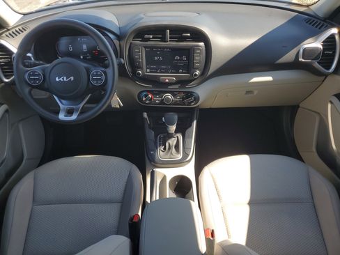 Used 2025 Kia Soul LX w/ LX Technology Package image 16