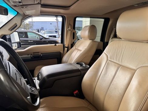Used 2013 Ford F250 Lariat w/ Lariat Ultimate Pkg image 4