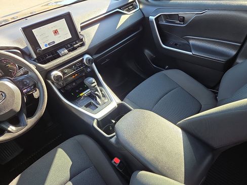 Used 2025 Toyota RAV4 LE image 12