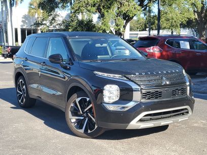 Used 2023 Mitsubishi Outlander SE