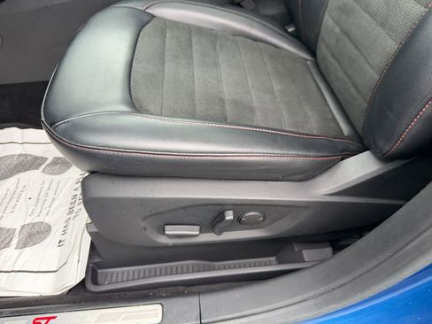 Used 2020 Ford Edge ST-Line w/ Cold Weather Package image 13