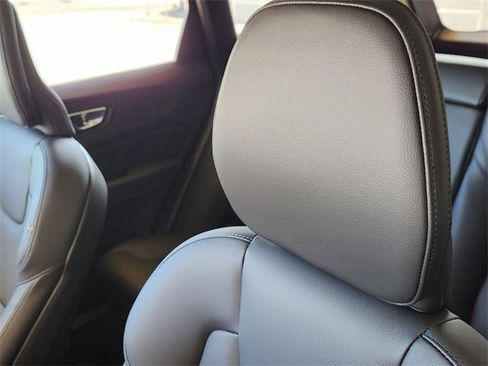 Certified 2025 Volvo XC60 T8 Core w/ Protection Package Premier image 16