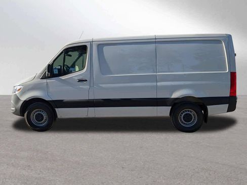 Used 2024 Mercedes-Benz Sprinter 3500 image 6