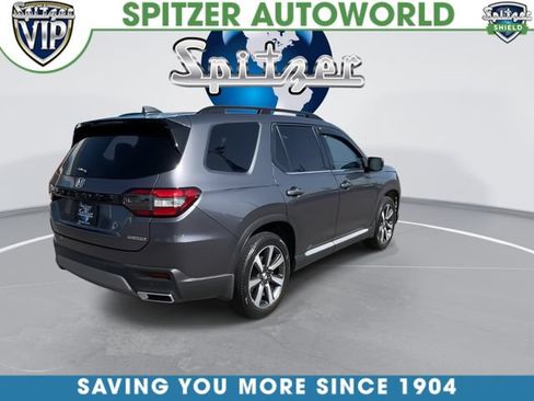 Used 2025 Honda Pilot Touring image 10