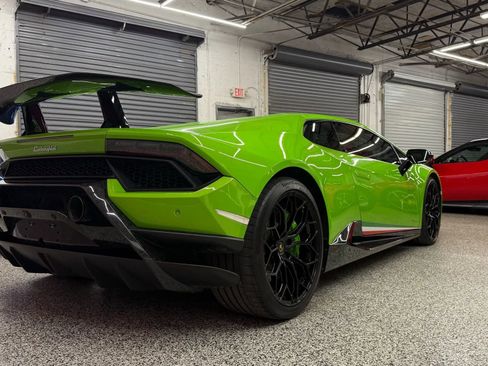 Used 2018 Lamborghini Huracan Performante image 23