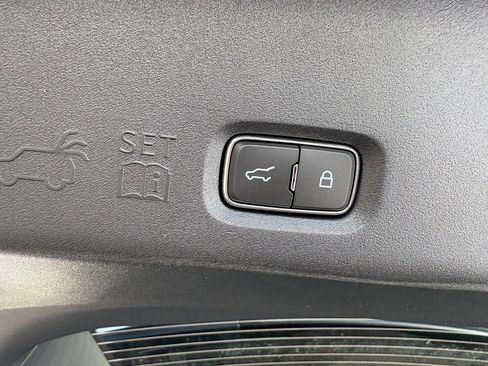 New 2026 Ford Expedition Active image 18