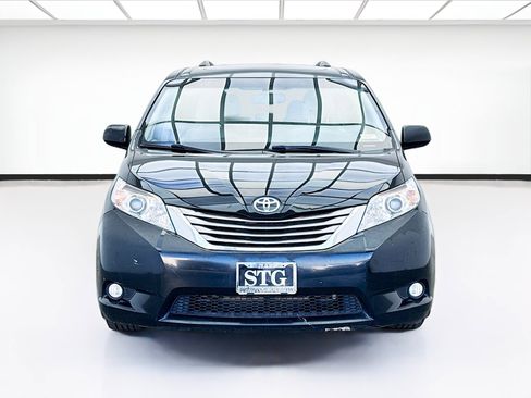 Used 2015 Toyota Sienna XLE image 2