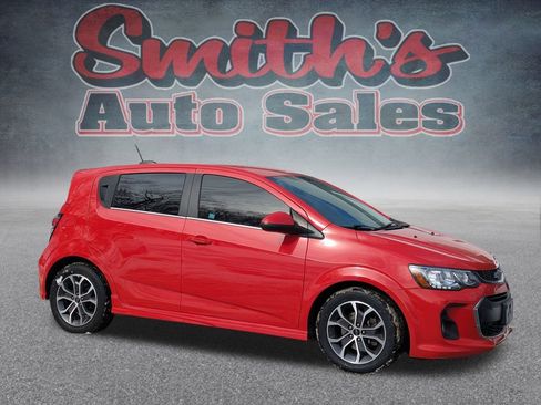 Used 2020 Chevrolet Sonic LT w/ Convenience Package image 1
