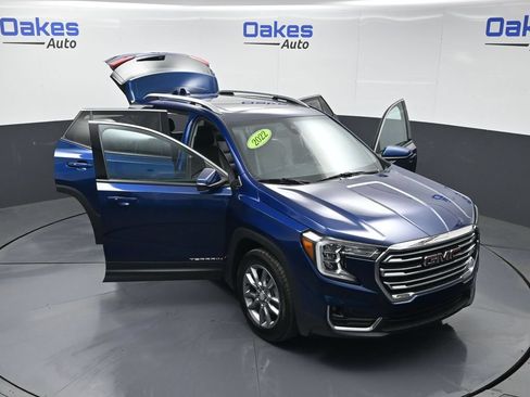 Used 2022 GMC Terrain SLT w/ LPO, Floor Liner Package AWD/4WD image 56