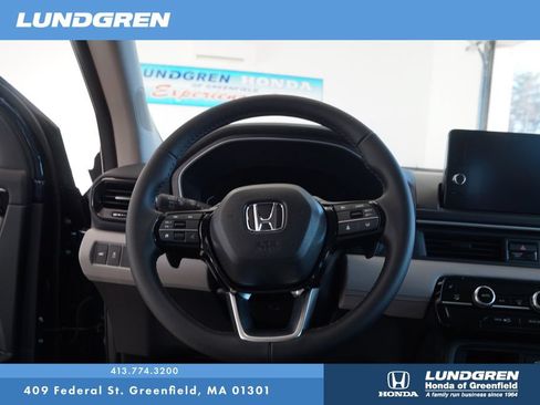 Used 2025 Honda Pilot EX-L image 18