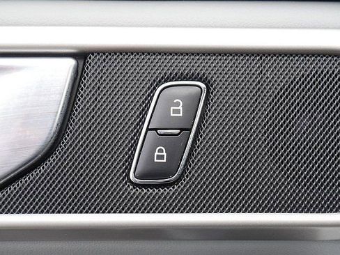 Used 2023 Ford Explorer XLT w/ Equipment Group 202A image 27