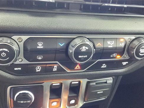 Used 2024 Jeep Wrangler Sport S image 30