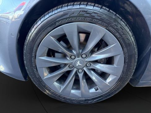 Used 2020 Tesla Model S Long Range Plus AWD/4WD image 24