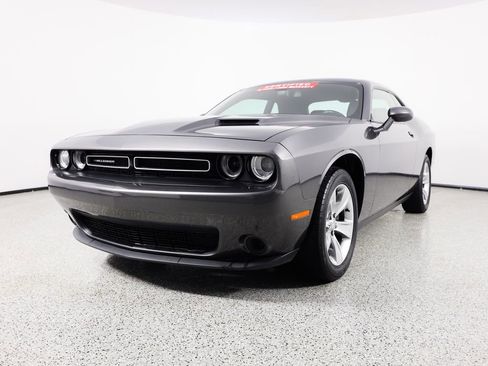 Used 2021 Dodge Challenger SXT image 3