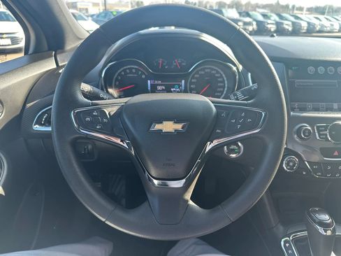 Used 2017 Chevrolet Cruze LT w/ LT True North Edition FWD image 31