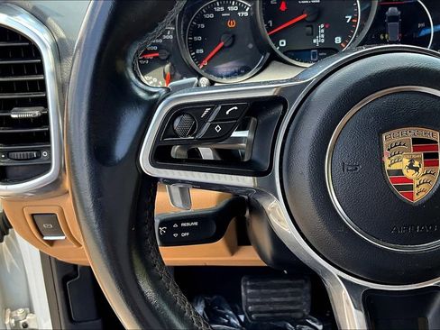 Used 2018 Porsche Cayenne Platinum Edition w/ Premium Package Plus image 16