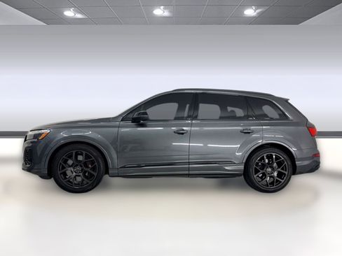 Certified 2025 Audi SQ7 Premium Plus AWD/4WD image 2