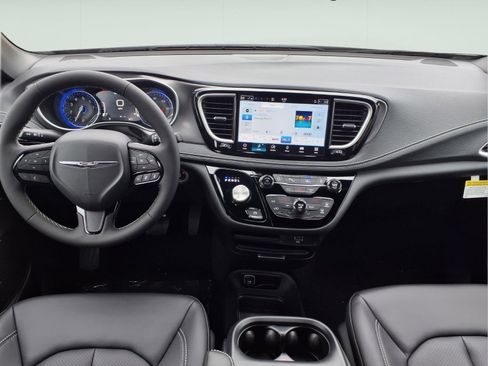 New 2026 Chrysler Pacifica Select w/ S Appearance Package image 12