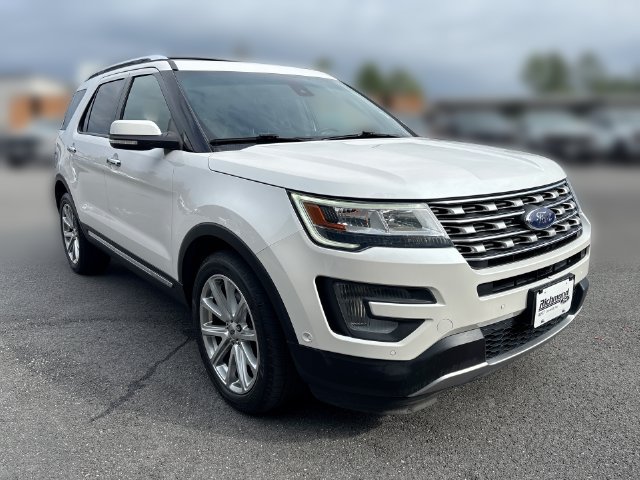 Used 2016 Ford Explorer Limited w/ Equipment Group 301A AWD/4WD image 2