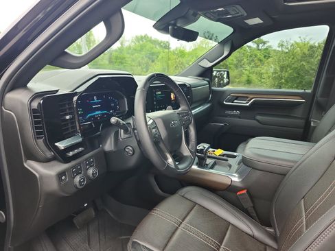 Certified 2025 Chevrolet Silverado 1500 High Country w/ High Country Premium Package AWD/4WD image 20