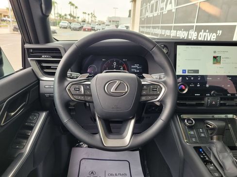 Used 2026 Lexus GX 550 AWD/4WD image 19