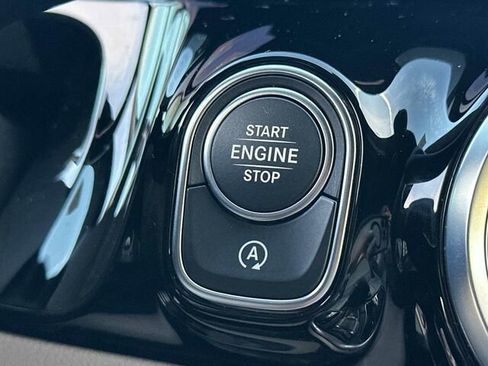 Used 2025 Mercedes-Benz GLA 250 image 28