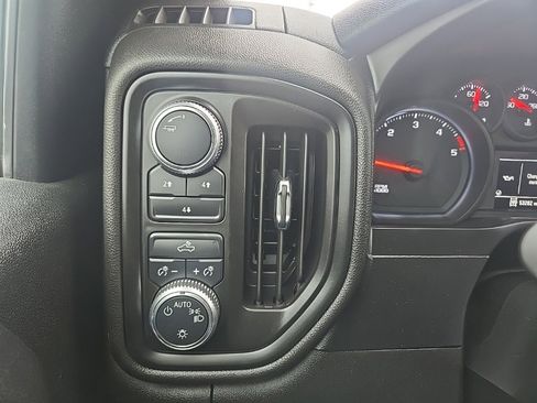 Used 2020 GMC Sierra 3500 4x4 Crew Cab w/ Gooseneck/5TH Wheel Package image 12