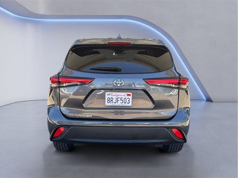 Used 2020 Toyota Highlander L FWD image 5