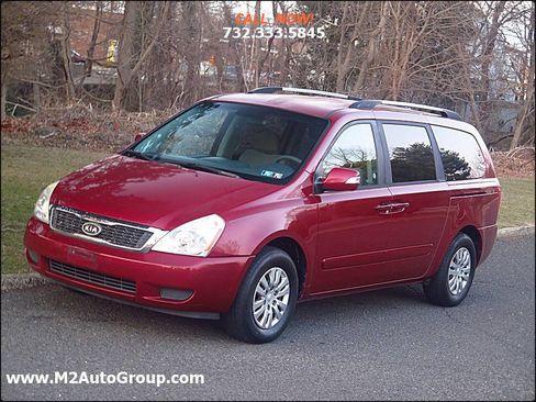 Used 2012 Kia Sedona LX image 17