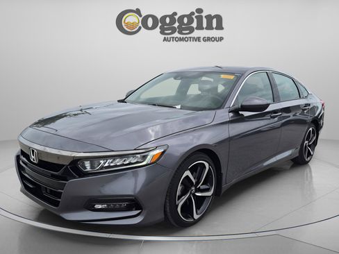 Used 2018 Honda Accord Sport image 2