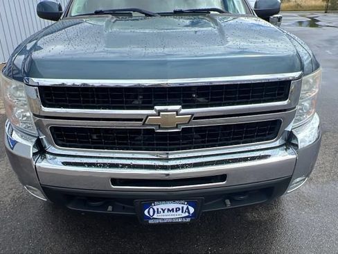 Used 2007 Chevrolet Silverado 2500 LTZ w/ EZ-Lift Tailgate Package AWD/4WD image 2