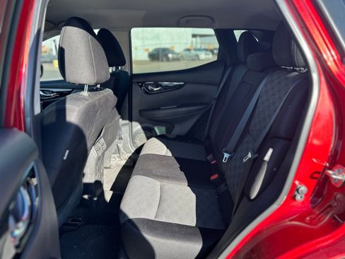 Used 2021 Nissan Rogue Sport SV image 13