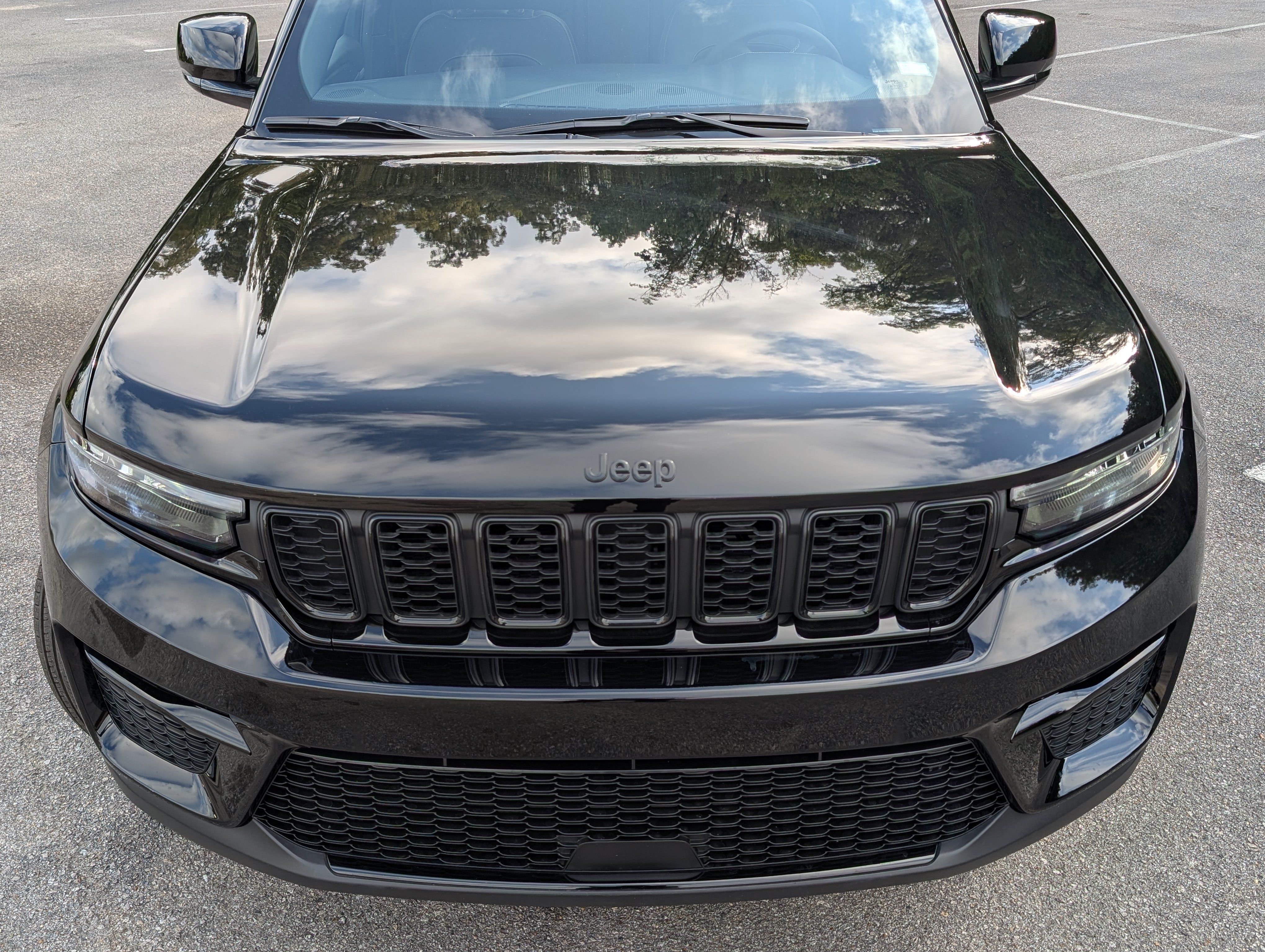 Used 2025 Jeep Grand Cherokee Limited w/ Black Appearance Package RWD image 12