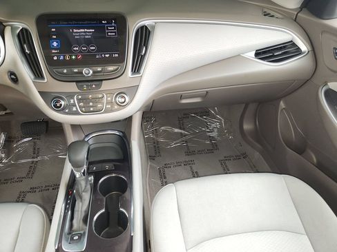 Used 2025 Chevrolet Malibu LT FWD image 17