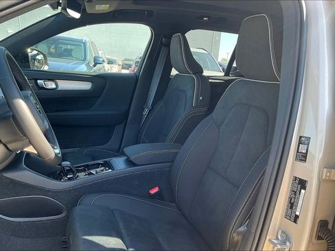 New 2026 Volvo XC40 B4 Plus w/ Protection Package Premier image 23