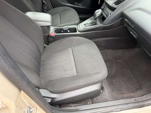 Used 2017 Ford Focus SE FWD image 16