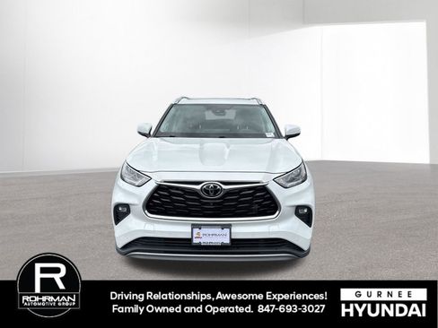 Used 2022 Toyota Highlander Platinum AWD/4WD image 3