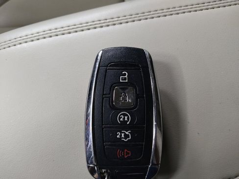 Used 2017 Lincoln MKC Premiere FWD image 32