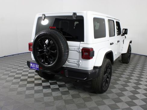 Used 2025 Jeep Wrangler Unlimited Sahara w/ Safety Group AWD/4WD image 24