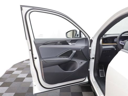 New 2026 Volkswagen Tiguan SEL R-Line AWD/4WD image 6