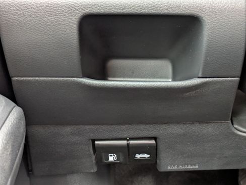 Used 2021 Nissan Kicks SR FWD image 33