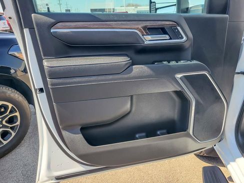 Used 2025 Chevrolet Silverado 2500 LT w/ Convenience Package image 19