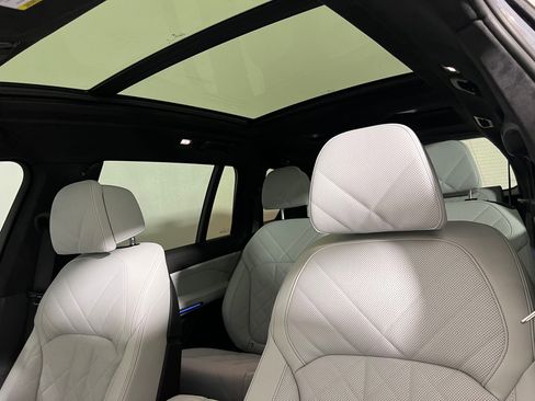 Used 2025 BMW X7 xDrive40i image 15