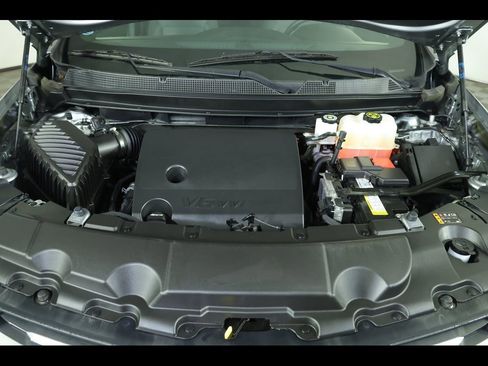 Used 2023 Chevrolet Traverse LT image 18