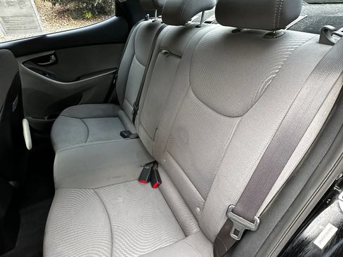 Used 2015 Hyundai Elantra SE FWD image 18