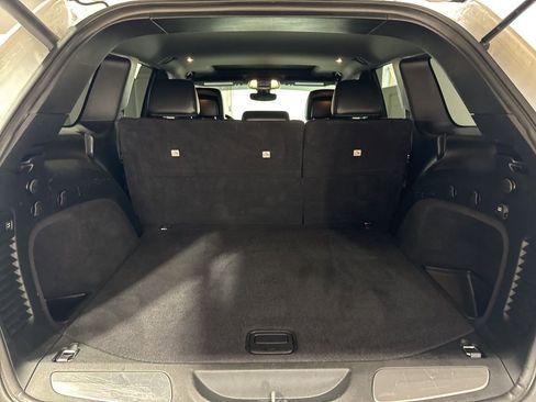 Used 2018 Jeep Grand Cherokee Limited image 32