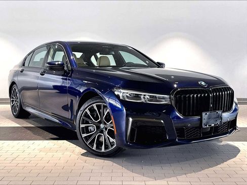 Used 2021 BMW 750i xDrive w/ Executive Package AWD/4WD image 12